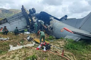 Antonov An-32 of the Air Force crashes in a tragic accident. ✈️⚠️🚨🕯️