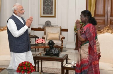 Narendra Modi toured Pahadpur along with Droupadi Murmu, and the two leaders jointly offered prayers at Gosani Temple. They also interacted with officials at a skill development centre to review ongoing initiatives. 🇮🇳🙏🏛️📚✨