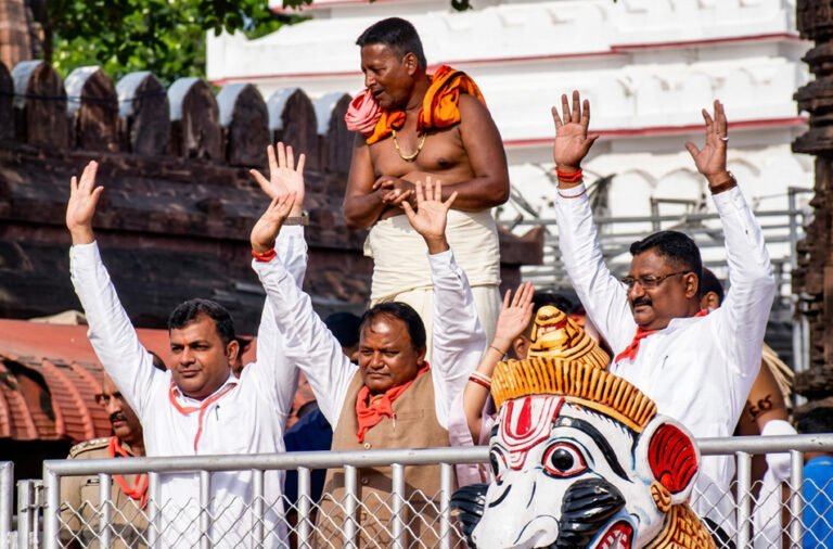 Mohan Charan Majhi had darshan of the Holy Trinity on the Snana Bedi during Snana Purnima and offered prayers for the peace, prosperity, and well-being of the people.