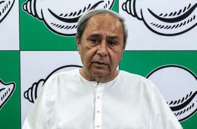 Probe underway into the missing inquiry commission file; Capital Police Station investigates at the Home Department, while the Revenue Minister says the file was never returned by Naveen Patnaik. 📂🔍⚖️🏛️