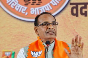 With the upcoming Assembly elections in Uttar Pradesh and Punjab, the Bharatiya Janata Party is reportedly making major preparations, and key responsibilities may be assigned to Shivraj Singh Chouhan and Bhupendra Yadav. 🗳️🏛️🇮🇳📋✨