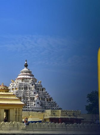Thirty packets of adulterated ghee seized from Shree Jagannath Temple during a special inspection drive. 🚨🧈⚖️🛕🔍