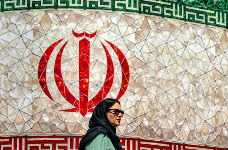 Hardliners in Iran strongly oppose the proposed peace agreement, intensifying political tensions within the country. ⚠️🕊️🚫🌍
