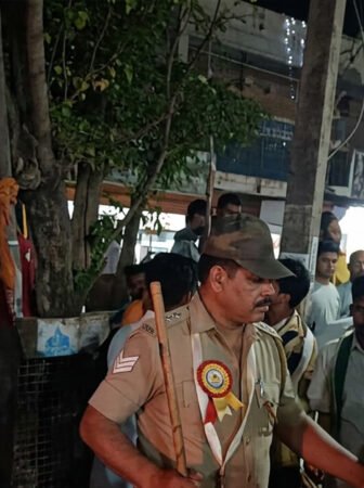 Broad daylight murder shocks Rourkela as miscreants allegedly slit a young man's throat and fled the scene. 🚨🔪⚖️🕯️⚠️