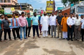 A 12-hour shutdown is being observed in Kantabanji over a 15-point charter of demands. 🚧📢⚖️🏪✊