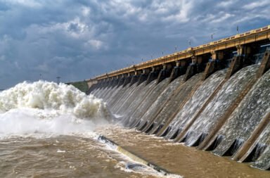 The water level at Hirakud Dam is steadily rising due to continuous inflow, and authorities have announced that the **first floodwater discharge** is scheduled for **July 9**. 🌊🏞️🚨📅💧