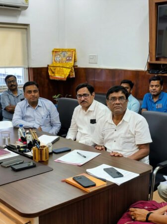 Doctors have suspended their protest after talks between the Health Minister and Odisha Medical Services Association (OMSA). The government has also announced a high-level committee, to be headed by the Finance Secretary, for resolving the issues raised by the doctors.