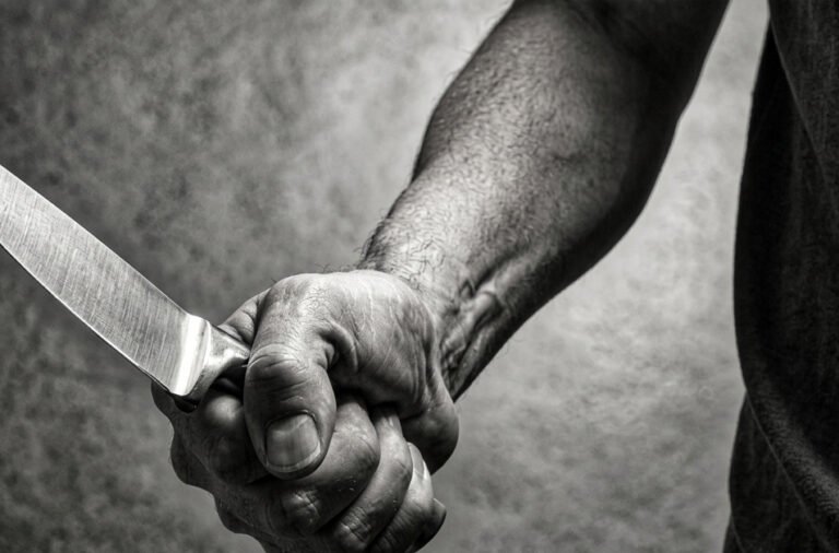 Robbery at Knifepoint in Banuaguda, Jharigaon