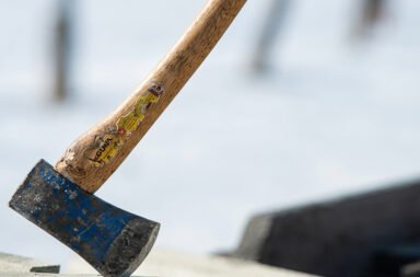 Blood stains a family bond; father killed in an axe attack by his son.