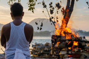 A family was forced to perform the last rites in an agricultural field after allegedly being denied access to a cremation ground, highlighting concerns over access to basic civic facilities.