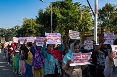 **Displaced people raise a strong protest in Kumiapali.**