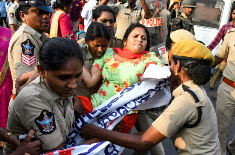 Tension prevailed in the Swabhiman region as locals alleged high-handed action by the Andhra Pradesh Police. Women staged a road blockade, protesting while alleging that armed personnel entered the area.