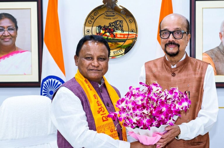 Chief Minister holds discussions with the Governor of Chhattisgarh.