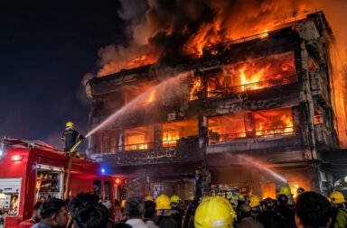 Hotel fire claims the lives of six pilgrims.