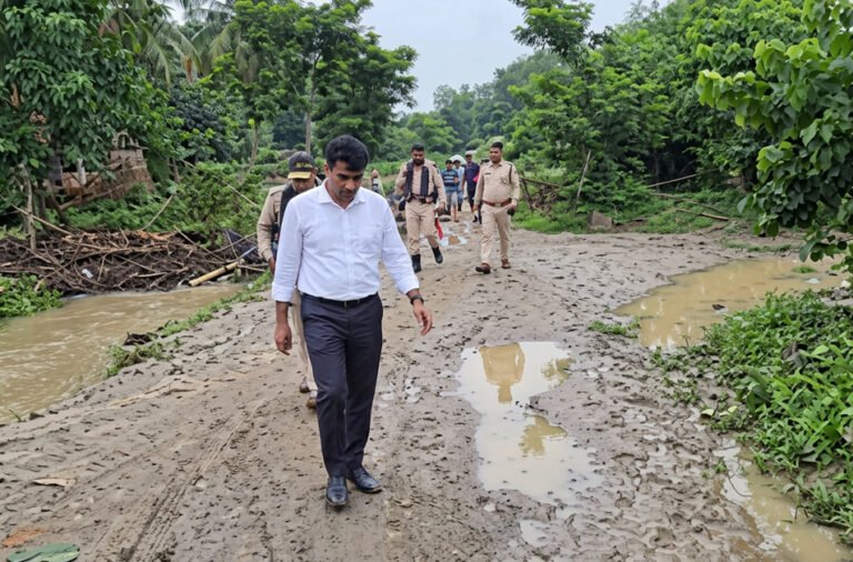 Struggles continue for flood-affected residents; six panchayats remain waterlogged. The District Collector reviewed the situation in the affected areas, while the Deputy Chief Minister is scheduled to visit the flood-hit region tomorrow.