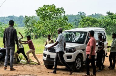 Mining officer injured in an attack by sand mafia operatives.