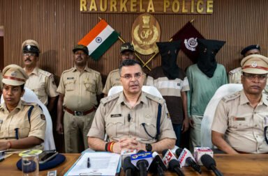Interstate cybercrime syndicate busted; two arrested for fraud through fake bank accounts.
