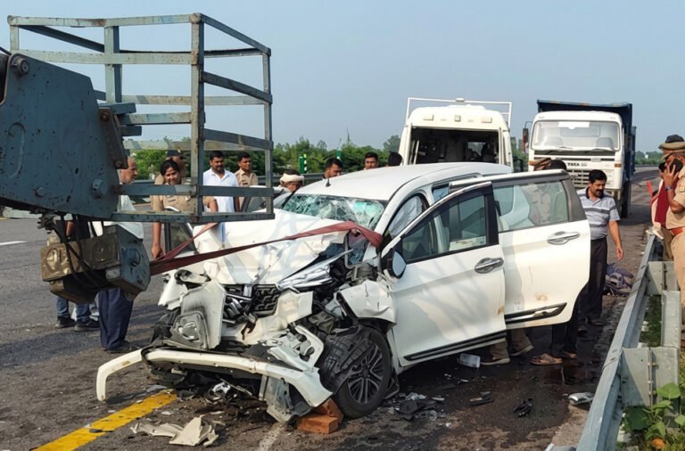 Ertiga crashes into truck; three young tennis players killed.