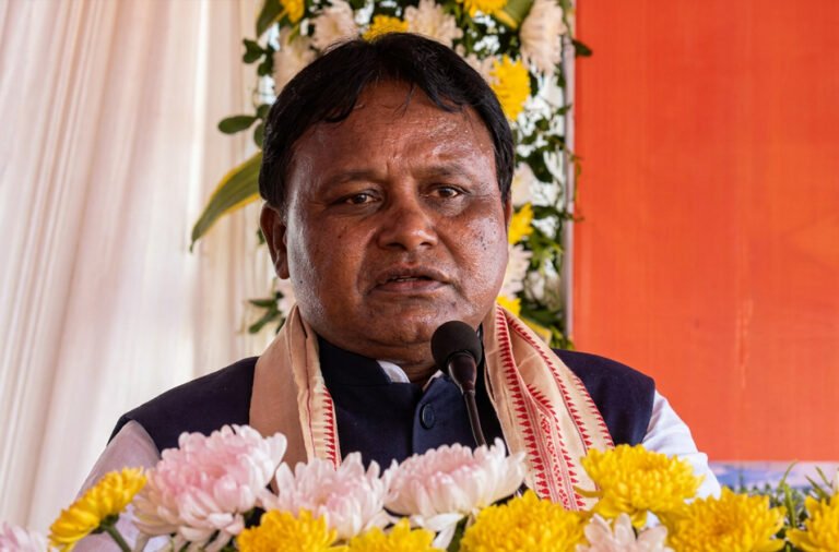 Mohan’s major gift to Bhubaneswar residents: Two residential projects inaugurated. The government is committed to providing an improved quality of life. Clarify whose projects were inauguratedReplace “major gift” with neutral wording