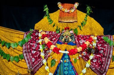 Maa Biraja’s Shrine Buzzes with Activity on Shashthi; Shodasha Upachara Rituals Continue During Navratri. Make the headline more conciseUse a more formal news tone